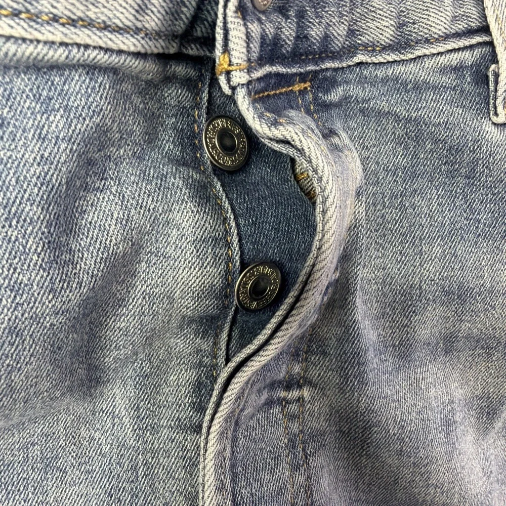 Levis 501 Jeans Mens 34x30 blue button fly medium wash